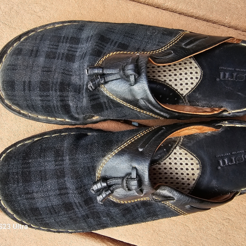 Born leather and blue/black plaid loafers. Slip ons. size 8. EUC! VINTAGE